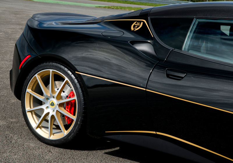 Illustration for article titled The 2018 Lotus Evora Sport 410 GP Edition Is Far More Inspiring Than A Cayman Or Corvette
